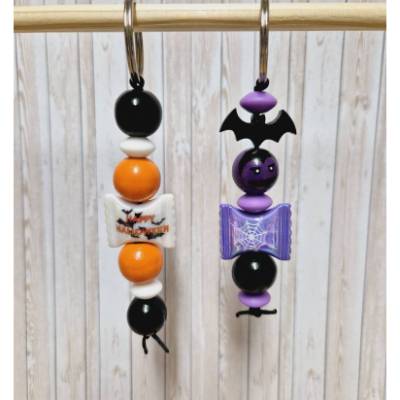 Handgemachter Halloween Schlüsselanhänger aus Holz-, Acryl- & Silikonperlen – Geschenkidee