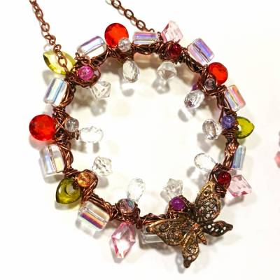Handgemachter roter Suncatcher aus Glas – Einzigartiger Sonnenfänger & Fensterschmuck als Geschenkidee