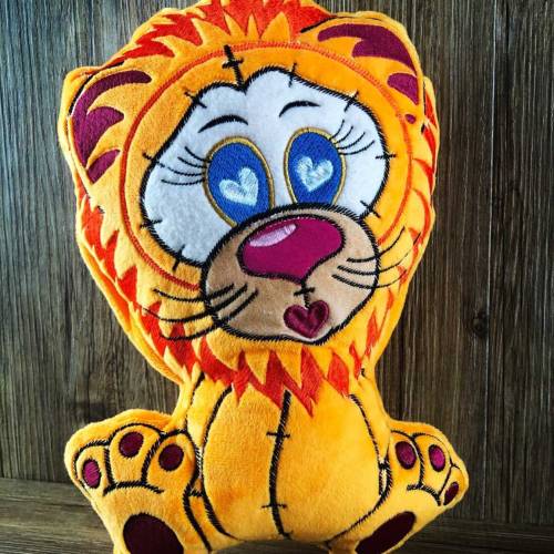 Stickdatei ITH Löwe CASIMIR für Rahmen 20×30cm, Maschinenstickerei, ITH Stickmuster mit Tiermotiv