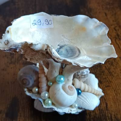 Schmuckschale maritim mit Austerschalen Meeresschnecken Muscheln und Perlen