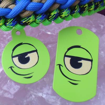 grinsendes Auge :) Hundemarke + Rappelschutz