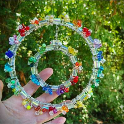 Bunter Sonnenfänger Regenbogen irisierend – handgefertigter Suncatcher als Geschenk & Fensterdeko