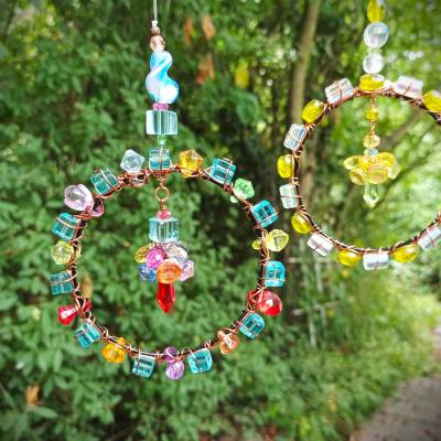 Handgemachter bunter Suncatcher Sonnenfänger aus Glas – Fensterschmuck Windspiel Gartendeko Geschenk