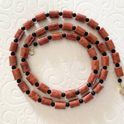 Rote Korallenkette für Männer, 50 cm, Onyx, Schaumkoralle – Geschenkidee handgefertigt Bayern