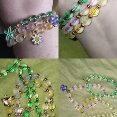 Armband aus Glasperlen mit Anhänger – handgefertigtes Unikat, elastisch, ca 17cm