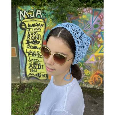 Kopftuch gehäkelt Bandana Damen Mädchen ajur Muster feine Baumwolle weiß rot rosa blau dreieckiges Tuch zum Binden