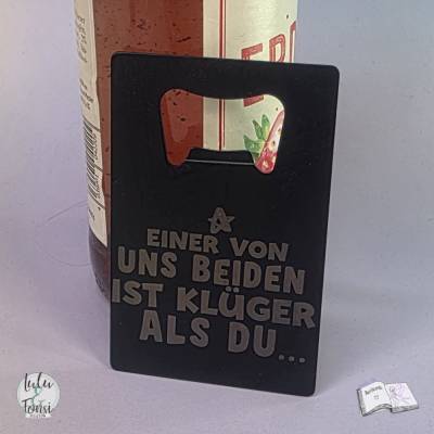 Flaschenöffner klüger – edler Flaschenöffner aus schwarzem Metall mit Gravur