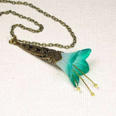 Halskette FEENBLÜTE Vintage Stil Blütenkette Blumenkette türkis weiß (2382)