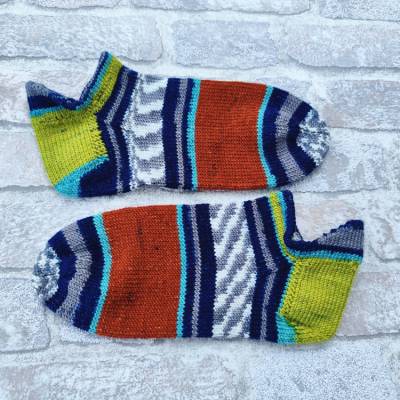 Gestrickte Sneaker Socken Gr. 36/ 37 bunt geringelt