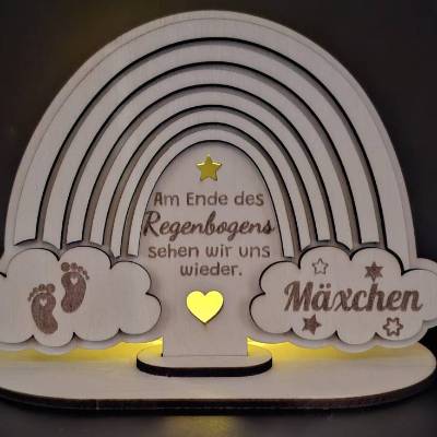 Holzschild mit Gravur - Regenbogen - als Andenken an Dein Sternenkind, geliebte Person, Erinnerungslicht, Trauergeschenk