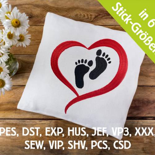 Stickdatei Baby Füßchen im Herz in 6 Größen, Maschinenstickerei, Stickmuster mit süßem Motiv zur Geburt und Herz