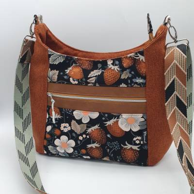 Schultertasche/Umhängetasche/Hobo-Bag mit Erdbeeren