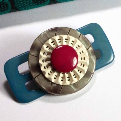 Vintage Brosche Upcycling 60er 70er Retro Gürtelschnalle blau rot beige Anstecker