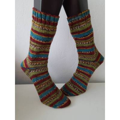 gestrickte Socke Gr.44/45 Grün/ Weinrot/ Blau