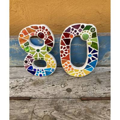 Hausnummer Mosaik, bunter Farbverlauf mit weißen Fugen, Ziffern 0-9, frostfest