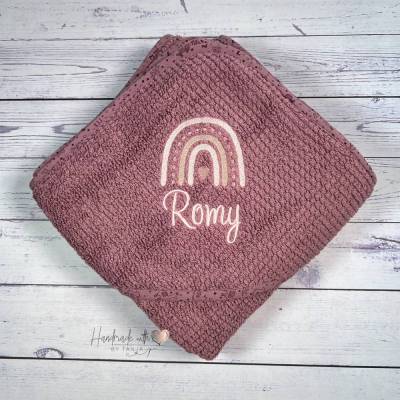 Bio Kapuzenhandtuch mit Boho Regenbogen & Namen bestickt - Babyhandtuch personalisiert - Geschenkidee Geburt
