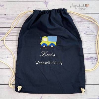 Stoffbeutel mit Kipplaster, Wunschnamen und "Wechselkleidung" bestickt I Beutel für Kita & Kindergarten personalisiert