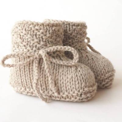 Babyschuhe Merino Strickschuhe Geschenk Geburt Baby neutral beige dunkelbeige uni neutral 0-3 Monate Wolle Wollschuhe