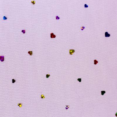 Tüll Stoff kleine bunte Herzen auf Flieder (1m/7,-€)