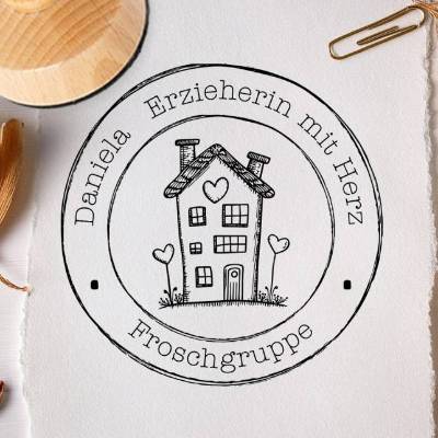 Kindergarten Stempel - Erzieherin mit Herz - Personalisierbarer Stempel mit Häuschen - 1468