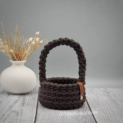 Mini-Geschenkkorb gehäkelt – handgemachter Korb, ideal zum Verschenken & als Gastgeschenk