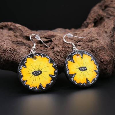 Handbemalte Blüten-Ohrringe Gelb – Leicht, Groß, Unikat aus Silber & Holz – Geschenk für Mama