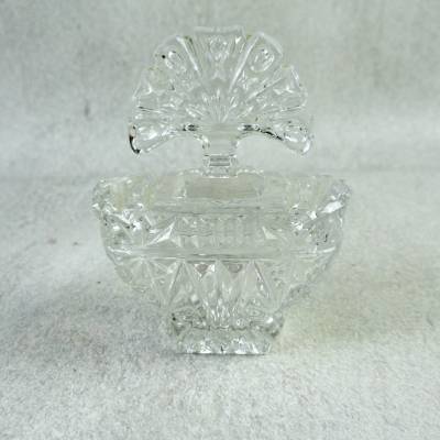 Vintage Glasschale mit Deckel aus geschliffenem Kristallglas – Schmuckaufbewahrung & Deko