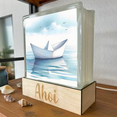 Beleuchtete Glasbaustein Lampe "Papierboot auf dem Meer" mit Wunschtext