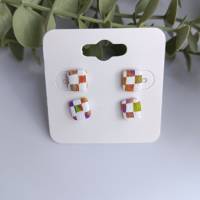 Großartig kleinkariert – Bunte Karomuster-Ohrringe aus Polymerclay, handgemacht & einzigartig / je Paar