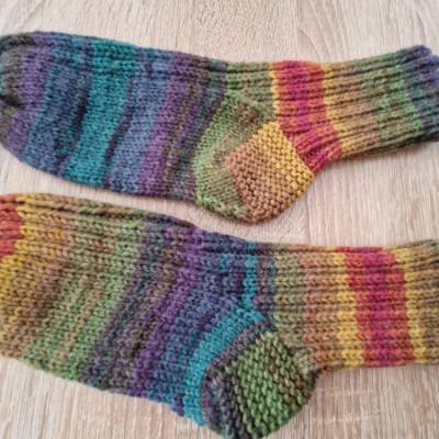gestrickte Kindersocken Gr. 27/30