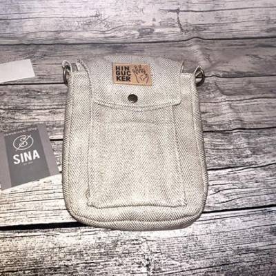 Umhängetasche kleine Bjelle-beige-Fischgrat-robuster Stoff- kompakte Umhängetasche-Crossbodybag