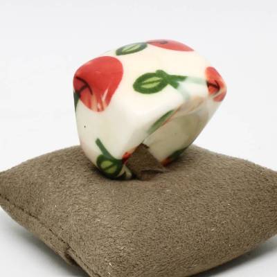 Kräftiger Acryl Ring aus Kunststoff weiß Kirschenmotiv Obstmotiv rot, grün, Breit wuchtig, Göße 55 ,Hippie Zeit