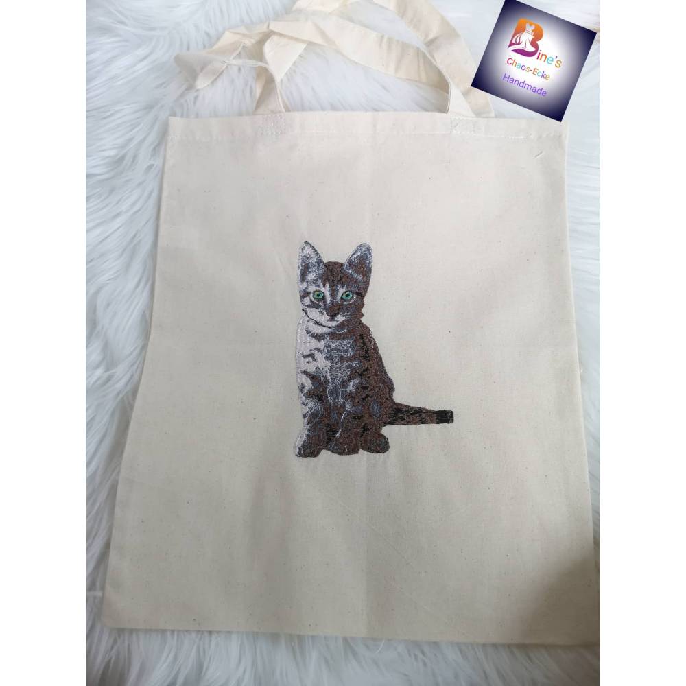 DreamEmbroid "Little Cat" – Fotorealistische Katzen-Stickdatei für Webware & Filz Bild 1