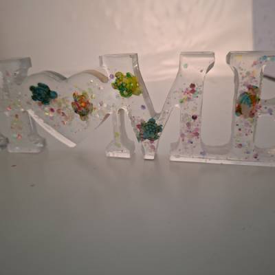 Resin-Schriftzug „Home“ mit Farbverlauf – Handgemachtes Unikat Einzigartig 