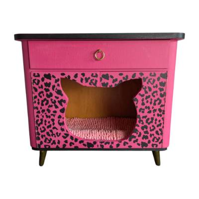 Upcycling Nachttisch-Katzenhöhle in Pink mit Leopardenmuster & Kreidefarbe