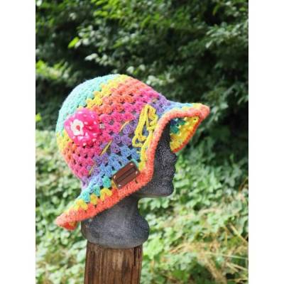 Hut gehäkelt Häkelhut Handarbeit Anglerhut Fischerhut Bucket Hat mit Dekoration regenbogenfarbig 