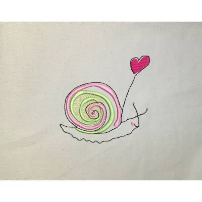 Gruß Schnecke Stickmuster 10x10 cm – Niedliche Schnecke mit Luftballon für Kinder, Geschenke & Deko
