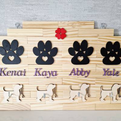 Schlüsselbrett & Hundeleinen Station mit 4 Haken aus Holz – personalisierbar