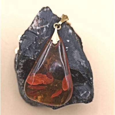 Baltischer Art Deco Bernsteinanhänger mit vergoldeter Silberkette – Vintage Schmuck Unikat (1)