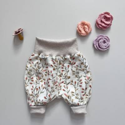 MUSSELIN mit BLÜTEN Mitwachshose von zimtblüte