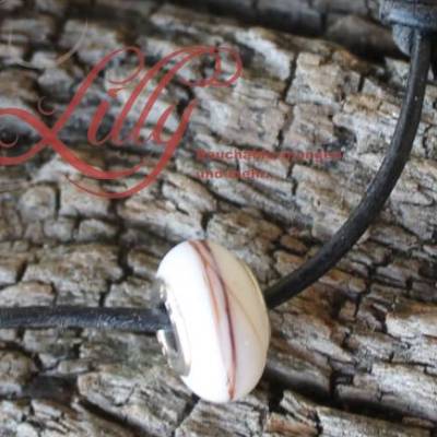 Großlochperle mit Tierhaar auf Lederarmband Hülse 925 Silber