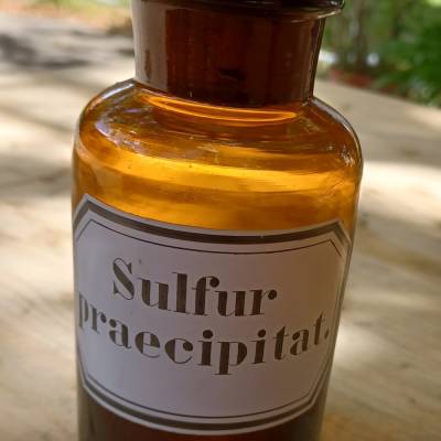 Antikes Apothekenfläschchen Sulfur praecipitat. – Sammlerstück im guten Zustand