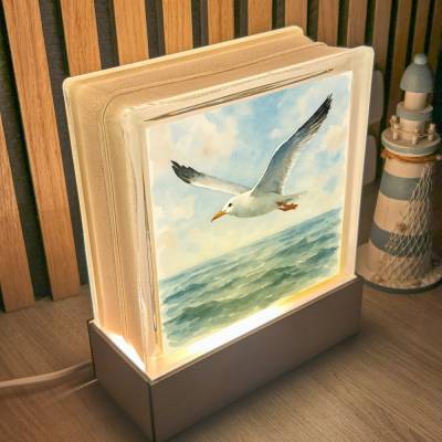 Beleuchtete Glasbausteinlampe – Motiv Möwe am Meer mit Wunschtext