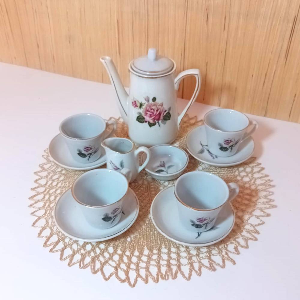 Vintage Puppengeschirr Porzellan 1960er – 12-tlg. mit Rosen & Goldrand, Sammlerstück