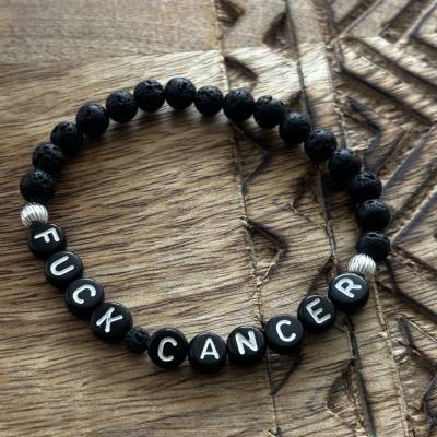 Statement-Armband „Fuck Cancer“ aus Lava und 925er-Silber – Handgefertigter  Mutmacher-Schmuck