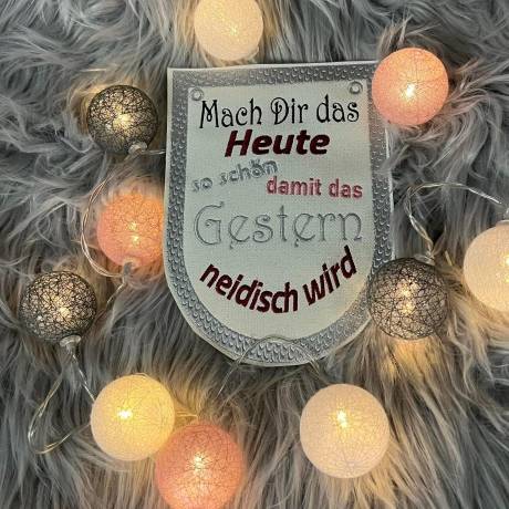 DreamEmbroid ITH Stickdatei Türschild "Mach dir ..." – Motivationssprüche als Wanddeko Bild 4