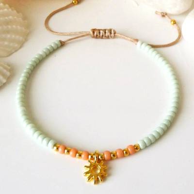 Armband Damen in zartem mintgrün und orange mit Anhänger Sonne, Herz oder Ornament,