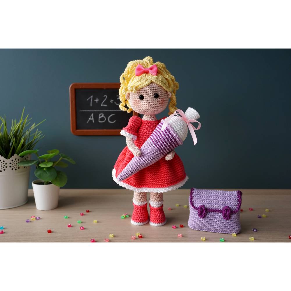 Häkelanleitung Schulkind Sophia - PDF Datei deutsch Bild 1