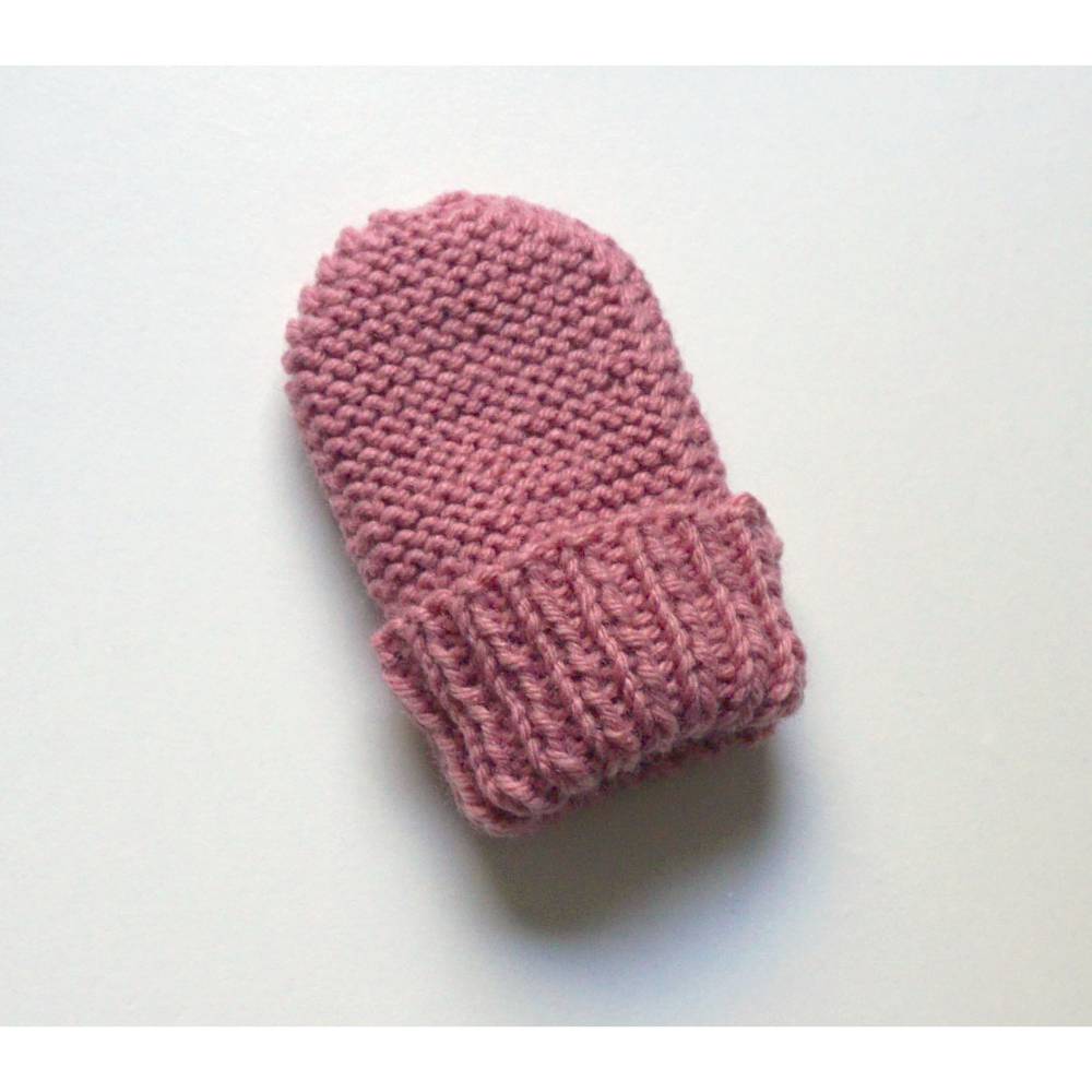 Strickanleitung für wärmende Baby Fäustlinge Bild 1