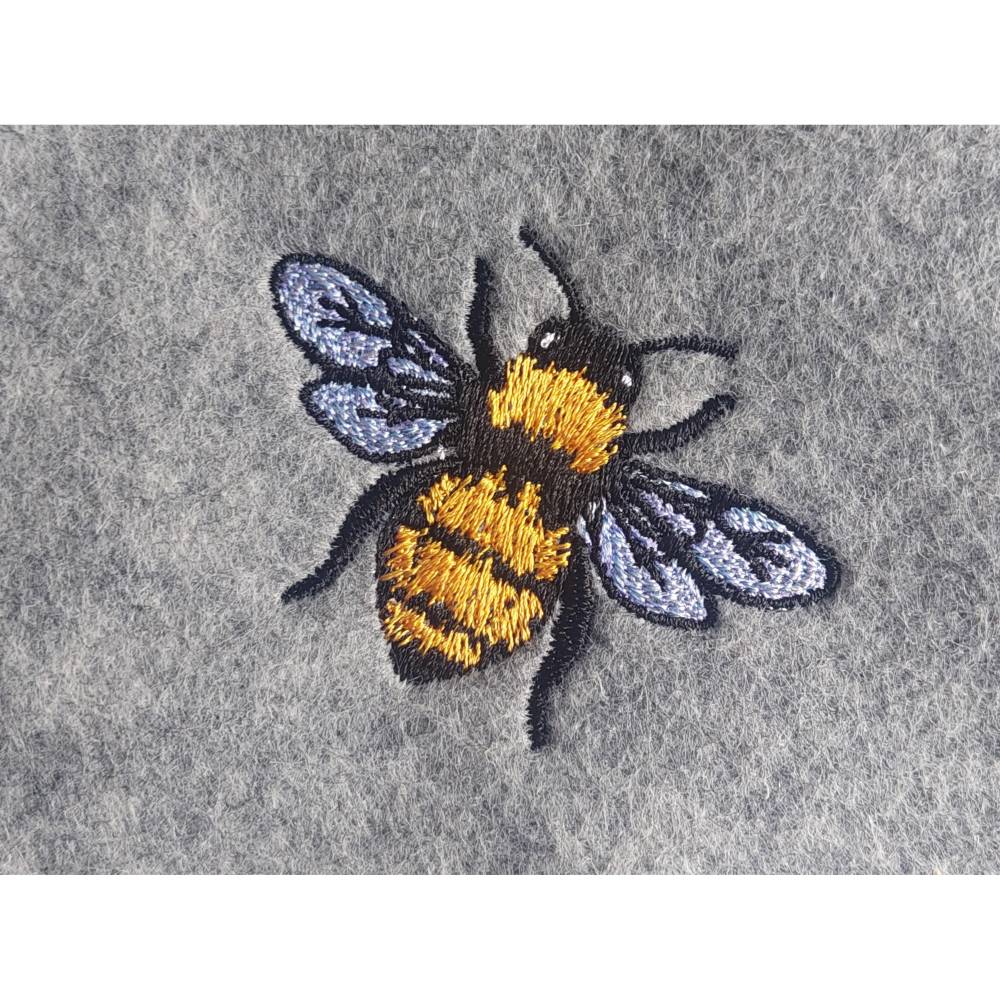 Stickdatei Bienchen 12-14x18 Bild 1